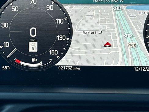 Used 2025 Land Rover Defender 110 S image 27