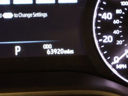 Used 2023 Toyota Sienna Platinum image 19