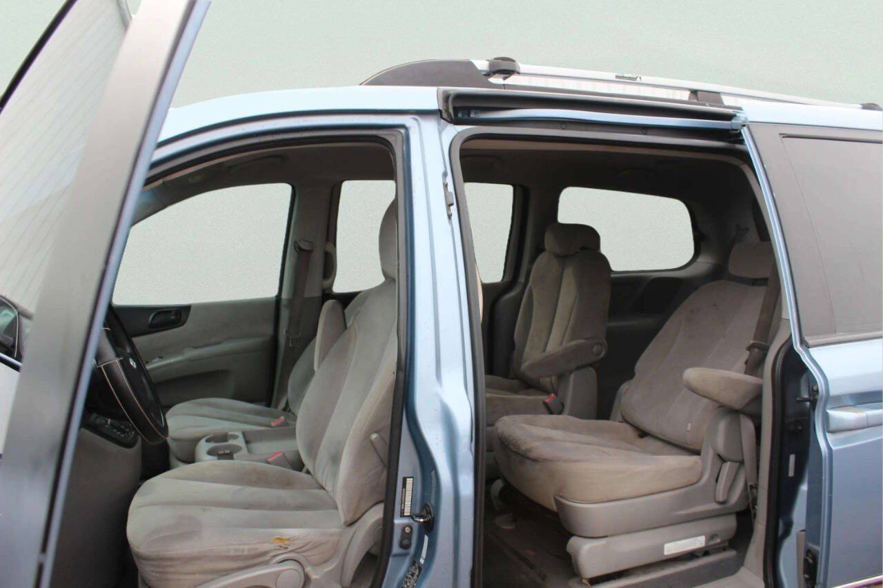 Used 2008 Hyundai Entourage GLS FWD image 7