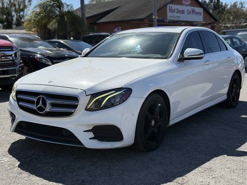 Used 2017 Mercedes-Benz E 300 4MATIC image 2