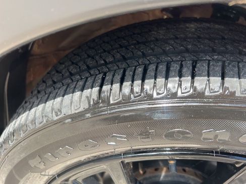 Certified 2023 Nissan Kicks SR w/ SR Premium Package FWD image 43