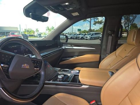 Used 2025 Cadillac Escalade Premium Luxury w/ LPO, Floor Liner Package RWD image 11