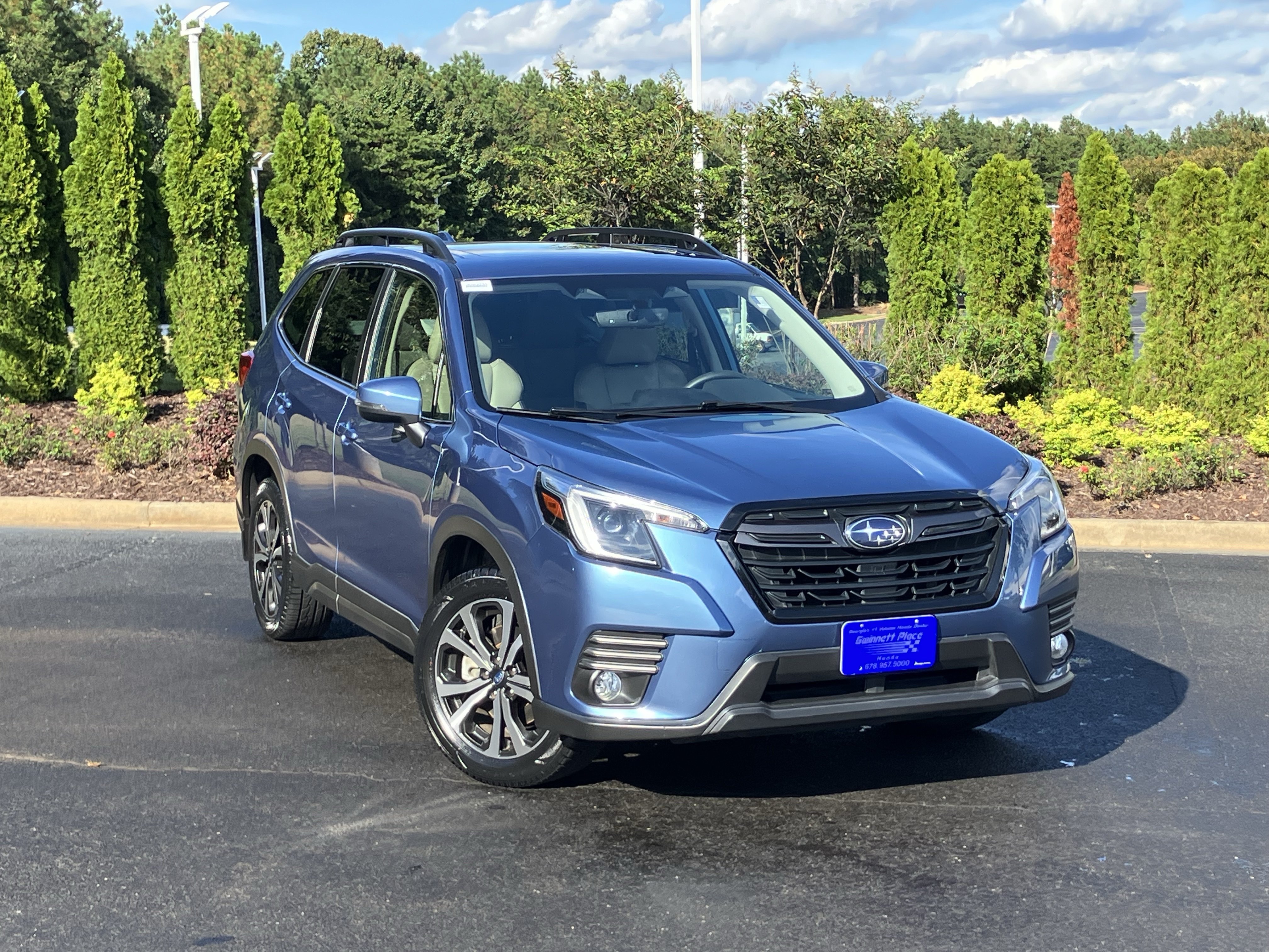 Used 2022 Subaru Forester Limited AWD/4WD image 2
