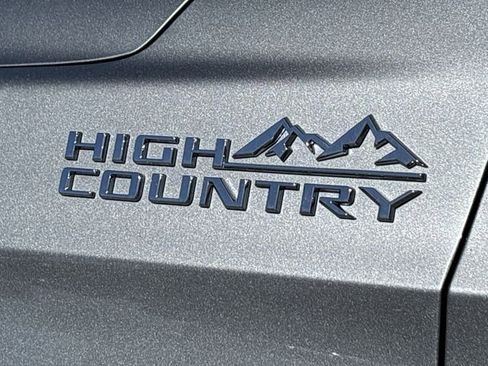 New 2026 Chevrolet Suburban High Country RWD image 11