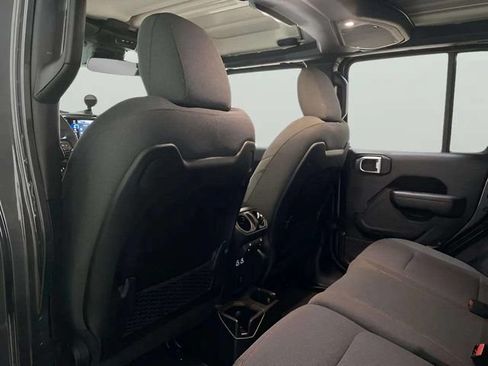 Used 2025 Jeep Wrangler Unlimited Rubicon AWD/4WD image 64