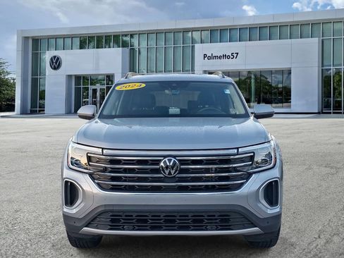 Used 2024 Volkswagen Atlas SE AWD/4WD image 2