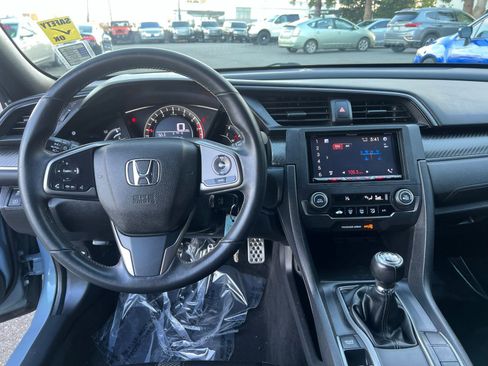 Used 2018 Honda Civic Sport image 16