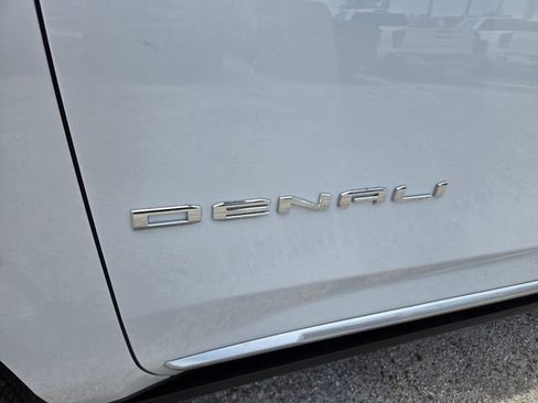 New 2026 GMC Yukon Denali w/ Denali Reserve Package AWD/4WD image 3