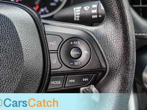 Used 2020 Toyota RAV4 LE FWD image 24
