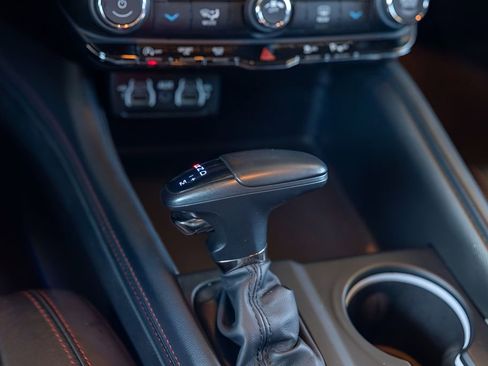 Used 2024 Dodge Durango GT AWD/4WD image 33