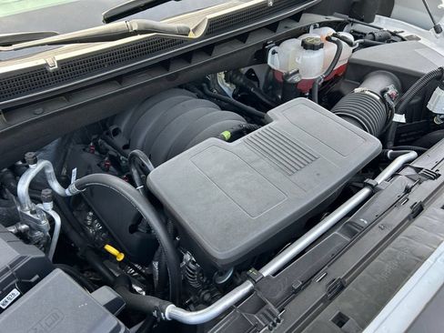 Used 2025 Chevrolet Silverado 1500 LT Trail Boss w/ Convenience Package II AWD/4WD image 31