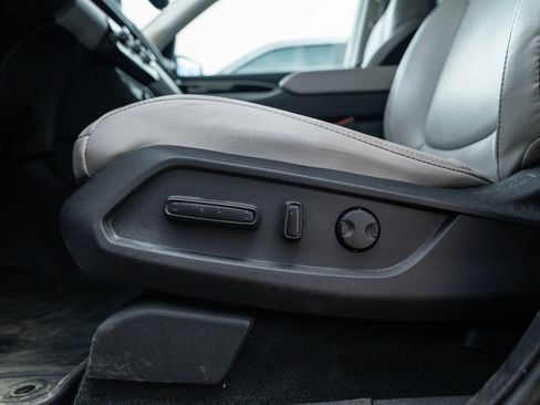 Used 2025 Honda Pilot EX-L image 32