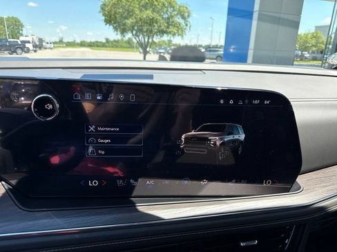 New 2026 Chevrolet Tahoe Premier w/ Sun And Tow Package AWD/4WD image 26