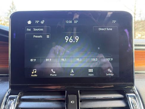 Used 2019 Lincoln Navigator Reserve image 21