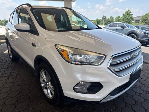 Used 2018 Ford Escape SE AWD/4WD image 4