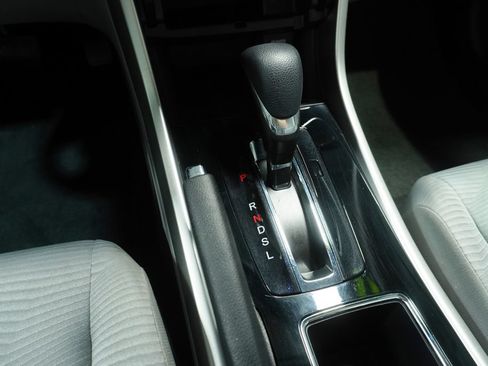 Used 2017 Honda Accord LX image 16
