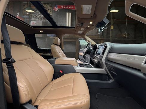 Used 2022 Ford F250 Lariat w/ Lariat Ultimate Package image 15