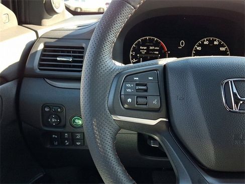 Certified 2025 Honda Ridgeline TrailSport+ image 21