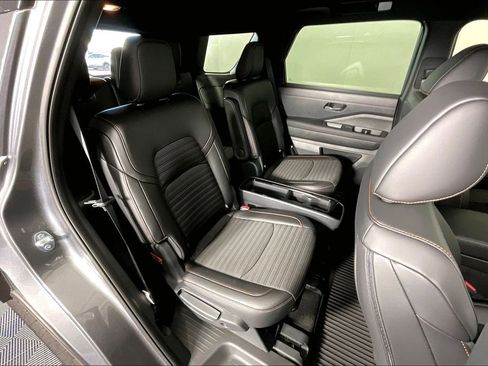 Used 2025 Nissan Pathfinder Rock Creek image 37