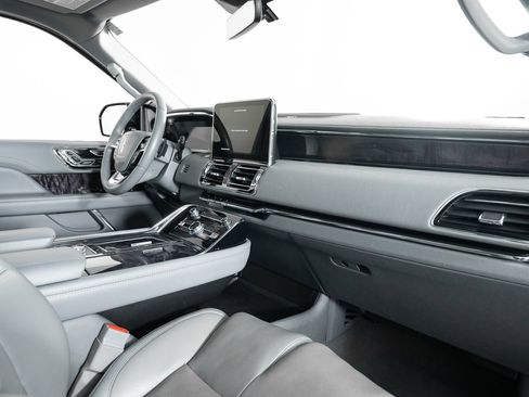 Used 2021 Lincoln Navigator L Reserve image 26