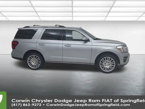 Used 2024 Ford Expedition Limited image 17