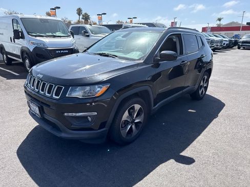 Used 2017 Jeep Compass Latitude w/ Popular Equipment Group FWD image 19