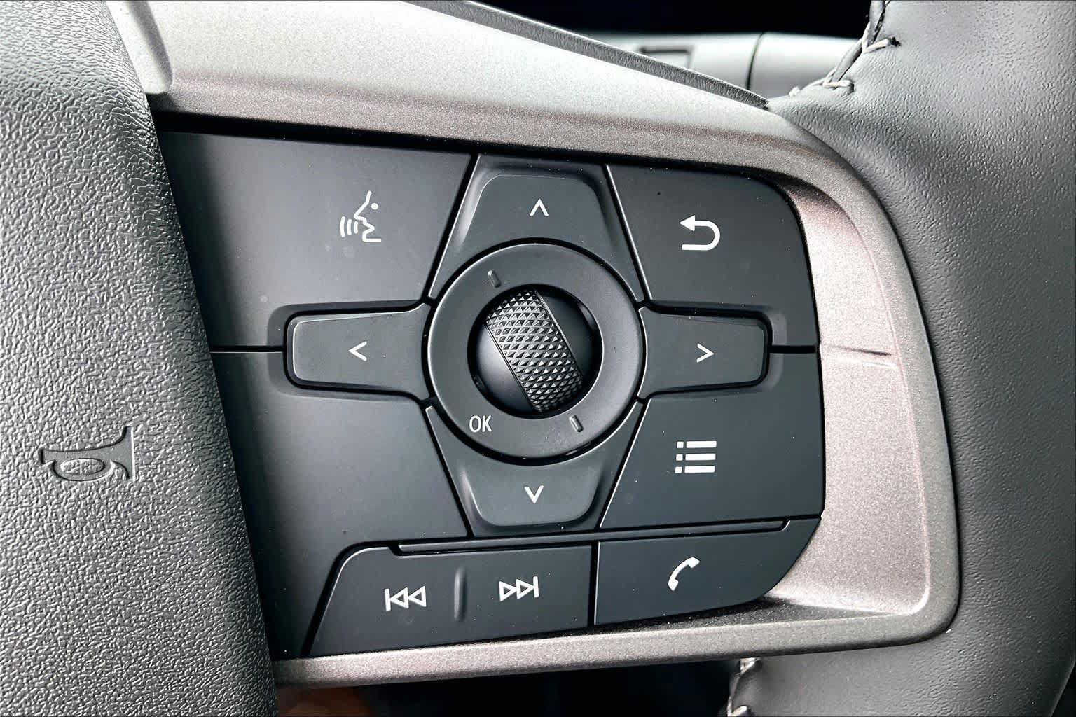 Used 2026 Nissan Sentra SV w/ SV Convenience Package FWD image 32