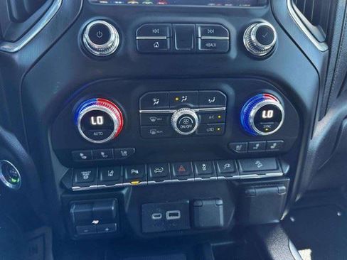 Used 2021 GMC Sierra 2500 AT4 w/ AT4 Premium Plus Package AWD/4WD image 34