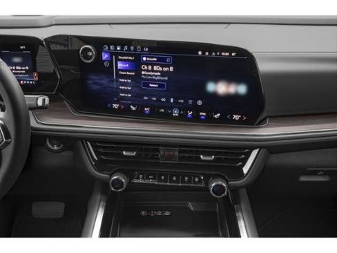 Used 2025 Chevrolet Suburban Z71 image 12