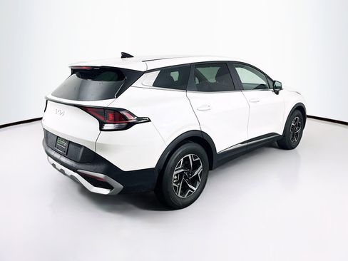 Used 2025 Kia Sportage LX image 9