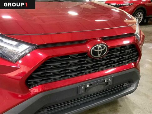 Used 2022 Toyota RAV4 XLE w/ Convenience Package image 30