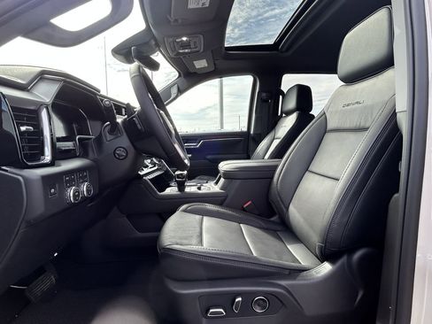 Used 2026 GMC Sierra 1500 Denali w/ Denali Reserve Package image 9