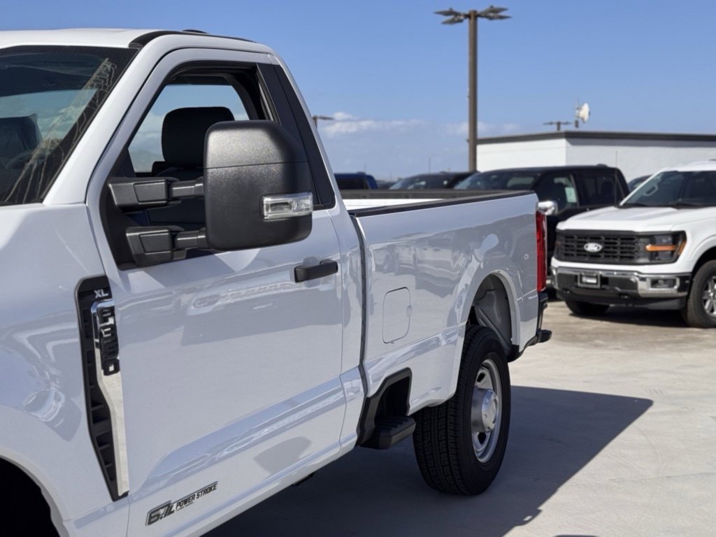 New 2025 Ford F350 XL w/ XL Chrome Package RWD image 9