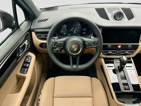 Used 2026 Porsche Macan AWD/4WD image 13