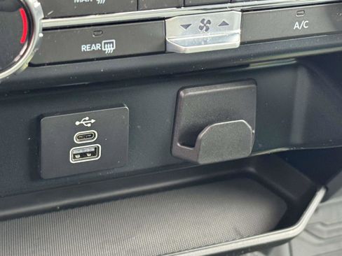 Used 2025 Ford F150 XLT w/ Equipment Group 301A Standard image 27