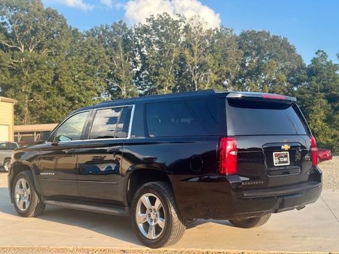 Used 2016 Chevrolet Suburban LS image 6