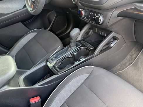 Used 2023 Chevrolet TrailBlazer LT FWD image 38