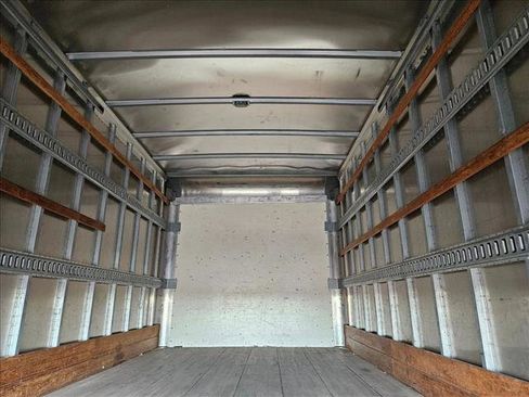 Used 2021 Chevrolet Express 3500 image 19