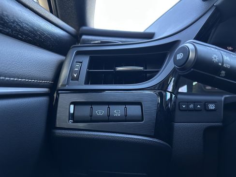 Used 2023 Lexus ES 300h Ultra Luxury image 37