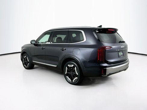 Used 2025 Kia Telluride S FWD image 5
