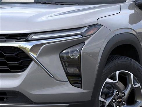 New 2026 Chevrolet Trax LT w/ Driver Confidence Package image 10
