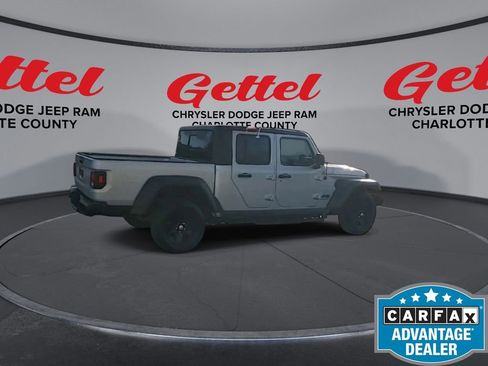 Used 2023 Jeep Gladiator Sport image 9
