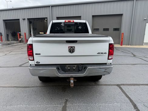 Used 2018 RAM 2500 SLT AWD/4WD image 3