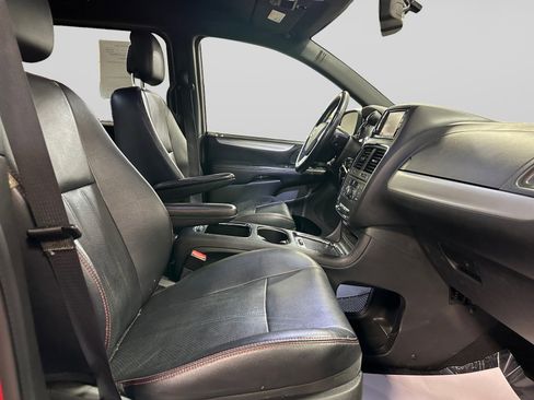 Used 2015 Dodge Grand Caravan R/T w/ Driver Convenience Group FWD image 23