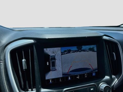 Used 2022 GMC Terrain SLT w/ Tech Package FWD image 16