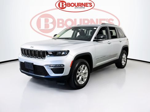 Used 2023 Jeep Grand Cherokee Limited AWD/4WD image 7