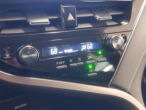 Used 2024 Toyota Camry SE image 29