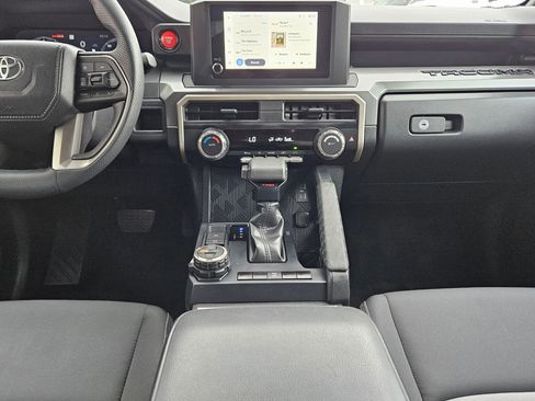 Used 2024 Toyota Tacoma TRD Off-Road AWD/4WD image 10