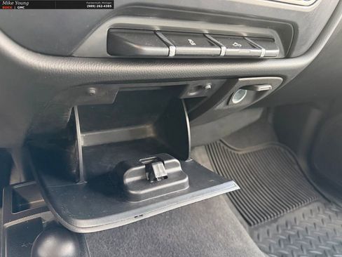 Used 2018 Chevrolet Silverado 1500 Custom w/ Custom Value Package image 25