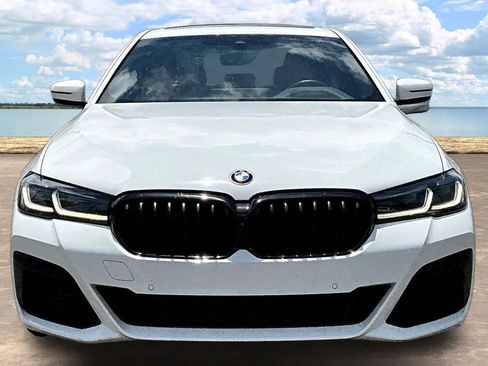 Used 2021 BMW 540i w/ M Sport Package RWD image 2